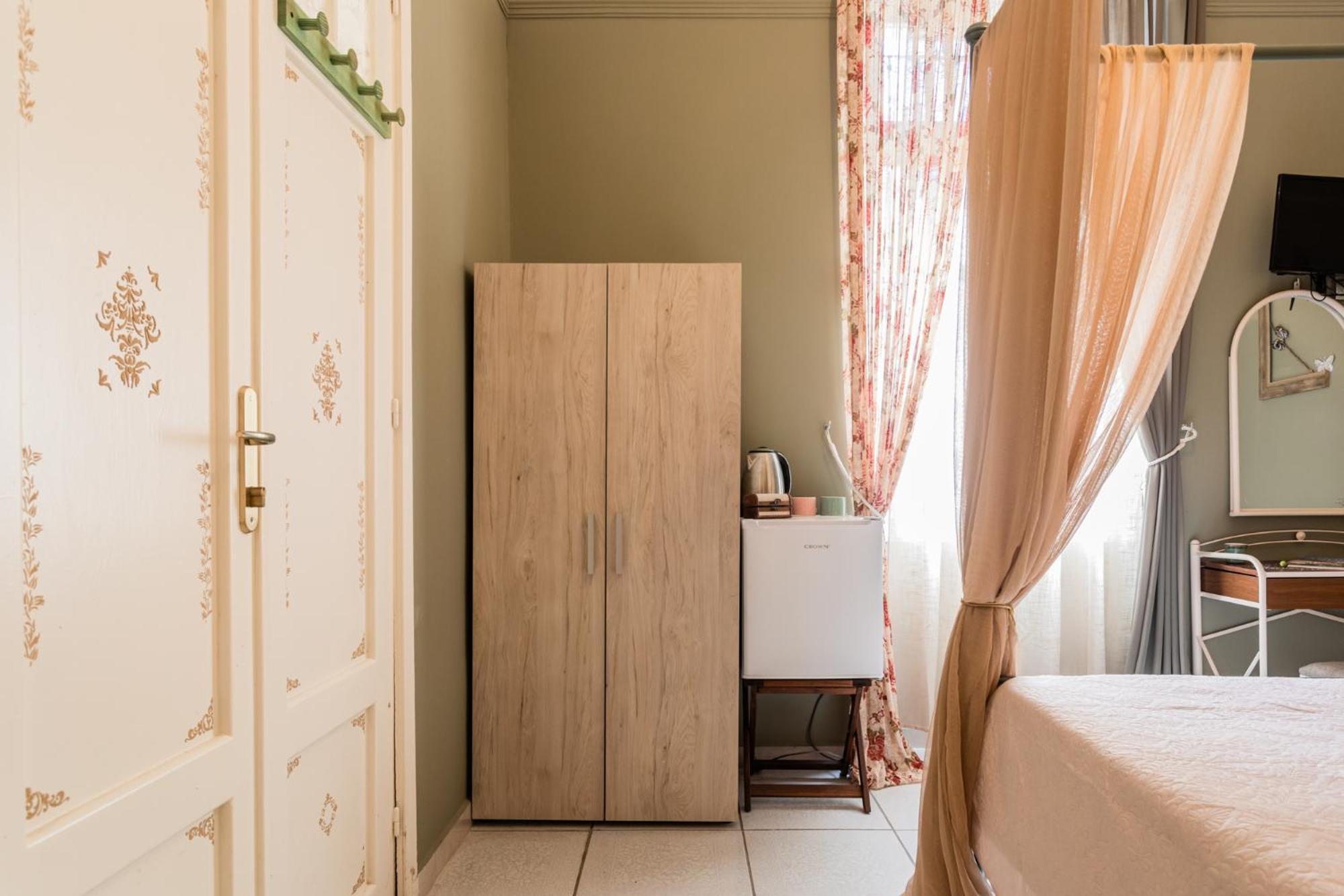 Alegria Simple Economy Rooms Athen Exterior foto